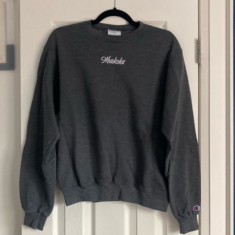 🎉2/$20🎉 Champion Grey “Muskoka” Crewneck